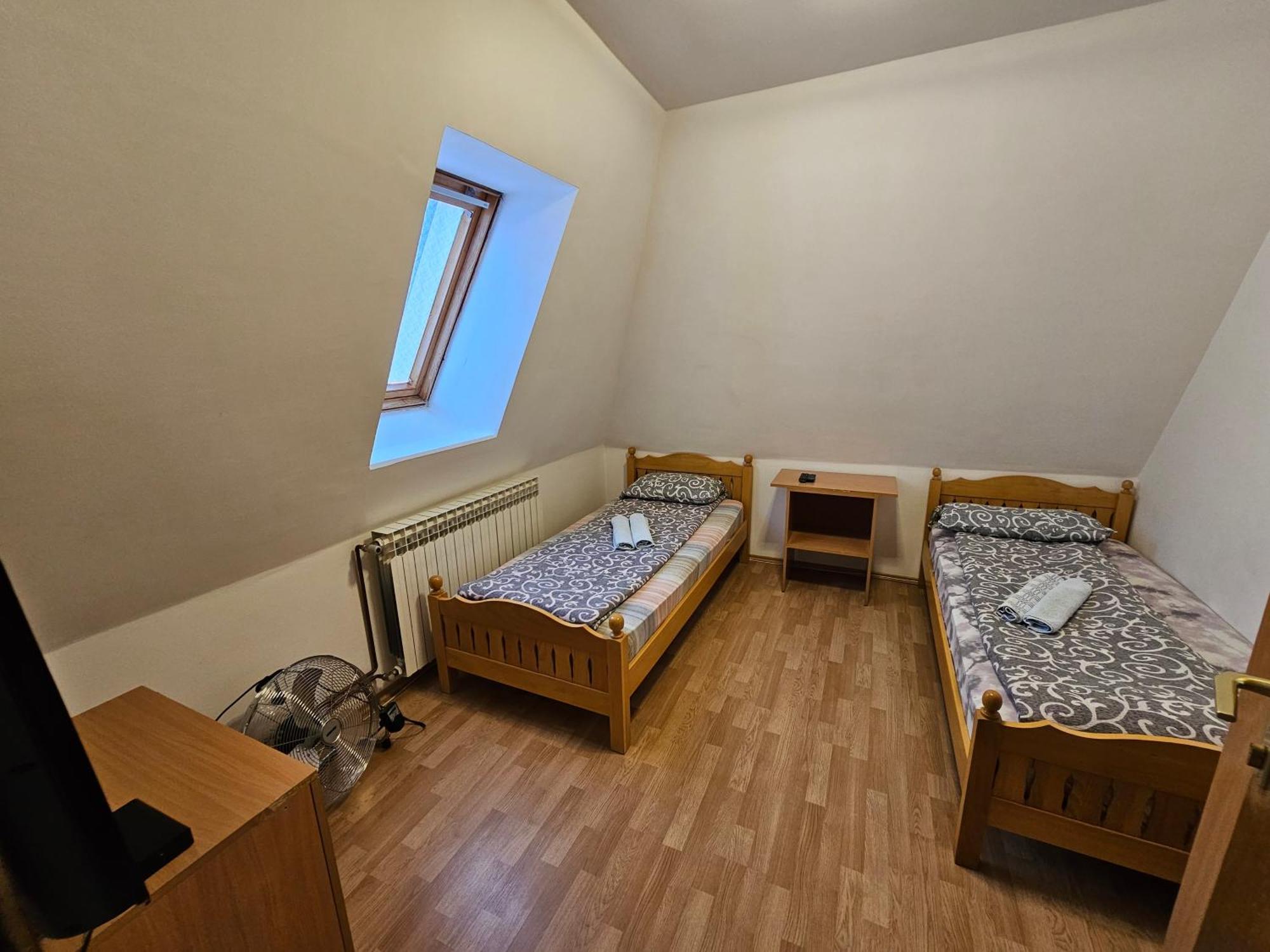 فندق Aleks Sobe Banja Koviljača المظهر الخارجي الصورة